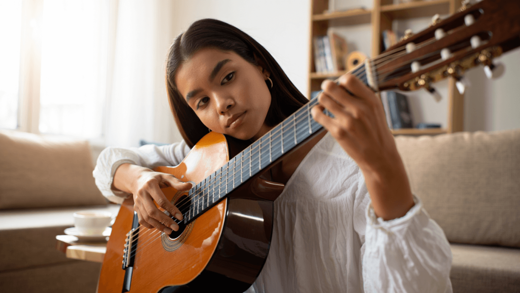 Comment accorder sa guitare : guide facile et efficace pour débutants