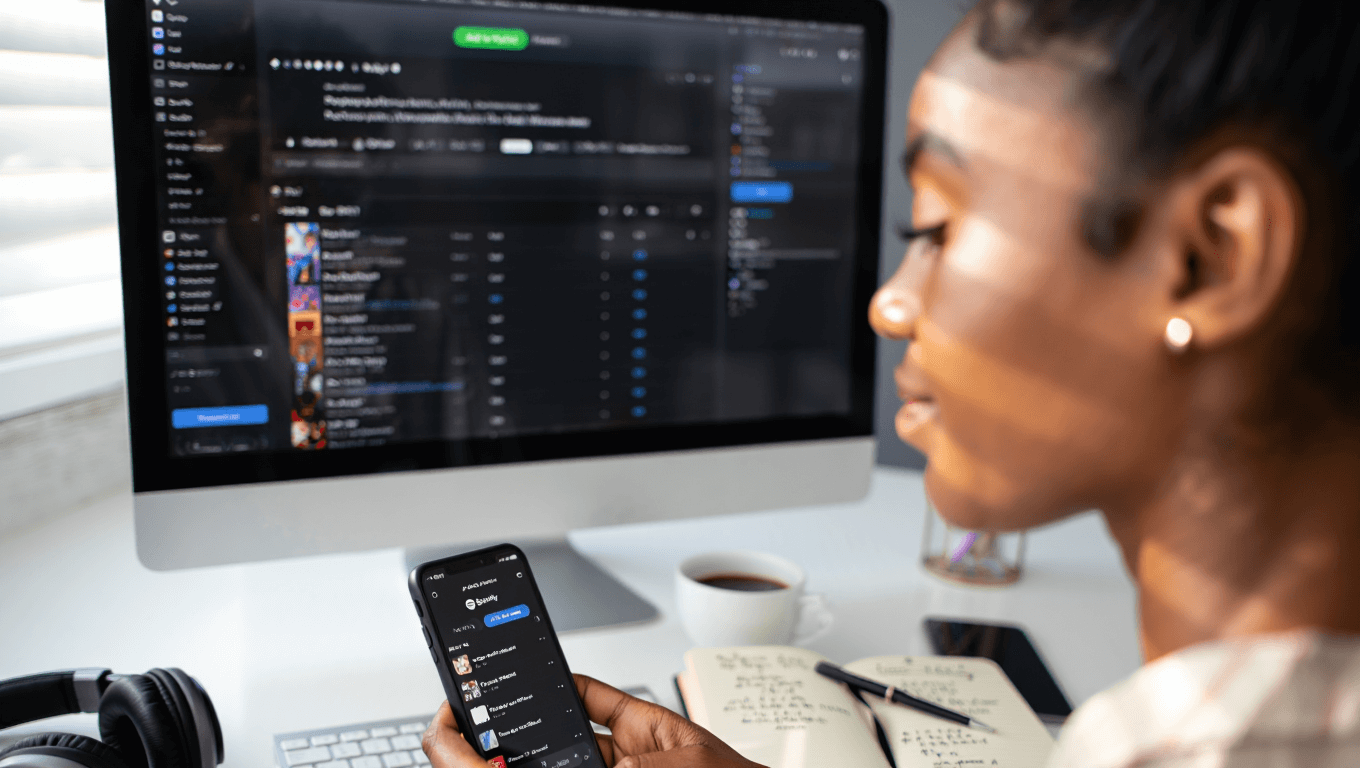 Comment ajouter plusieurs chansons à une liste de lecture Spotify?
