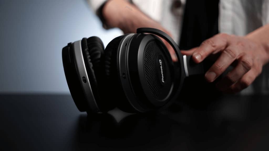 Nouveau casque Bluetooth Pioneer DJ Alphatheta HDJ-F10 - Le meilleur casque sans fil pour DJ professionnel - Avis, test, prix, comparatif et guide d