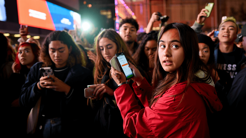 "Plus cher que mon loyer" : le prix des places de Harry Styles fait bondir les fans