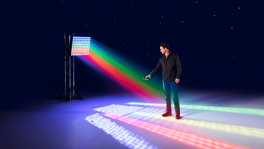 Test de la lyre Eurolite LED IP TMH-H420 - La foule en dé-lyre ?Test écritEurolite enrichit sa gamme TMH avec un nouveau projecteur asservi conçu pour une utilisation en extérieur. Proposée à 1 159 €, cette lyre n'est pas donnée, mais la marque promet un ensemble de foncti…15:48