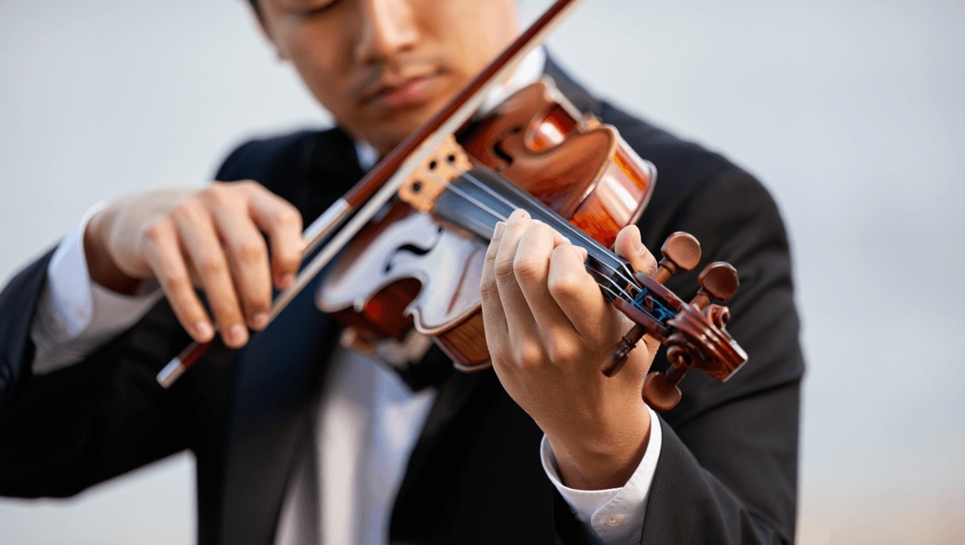 Un violon, ça se tient comment ?