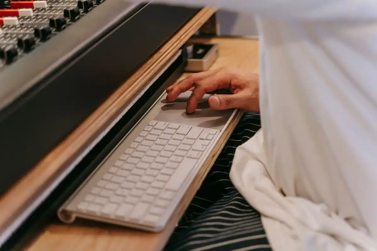 Connecteurs USB-C et sorties XLR d'une interface audio professionnelle